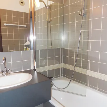 Confortable à 34 M² Avec Balcon *